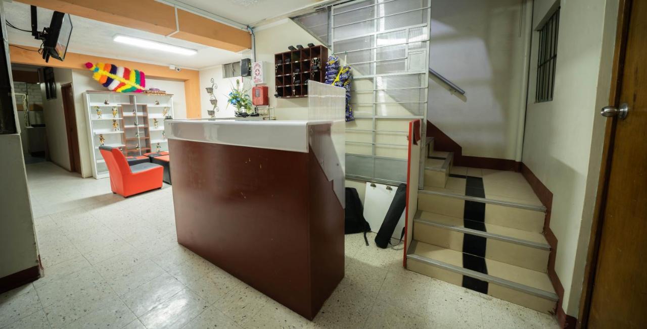 Hostal Tarapaca Ξενοδοχείο Huánuco Εξωτερικό φωτογραφία